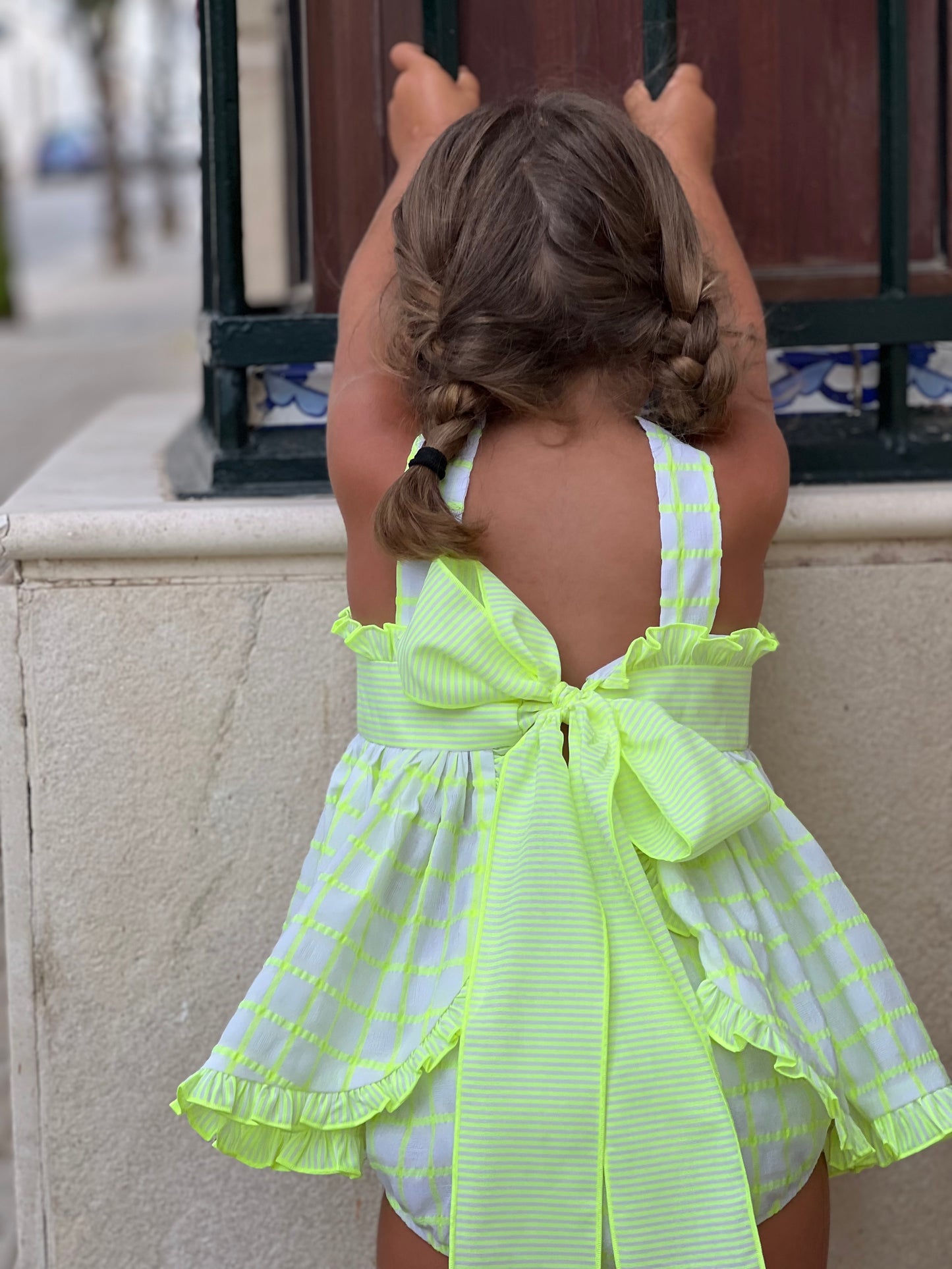Dress with bow
