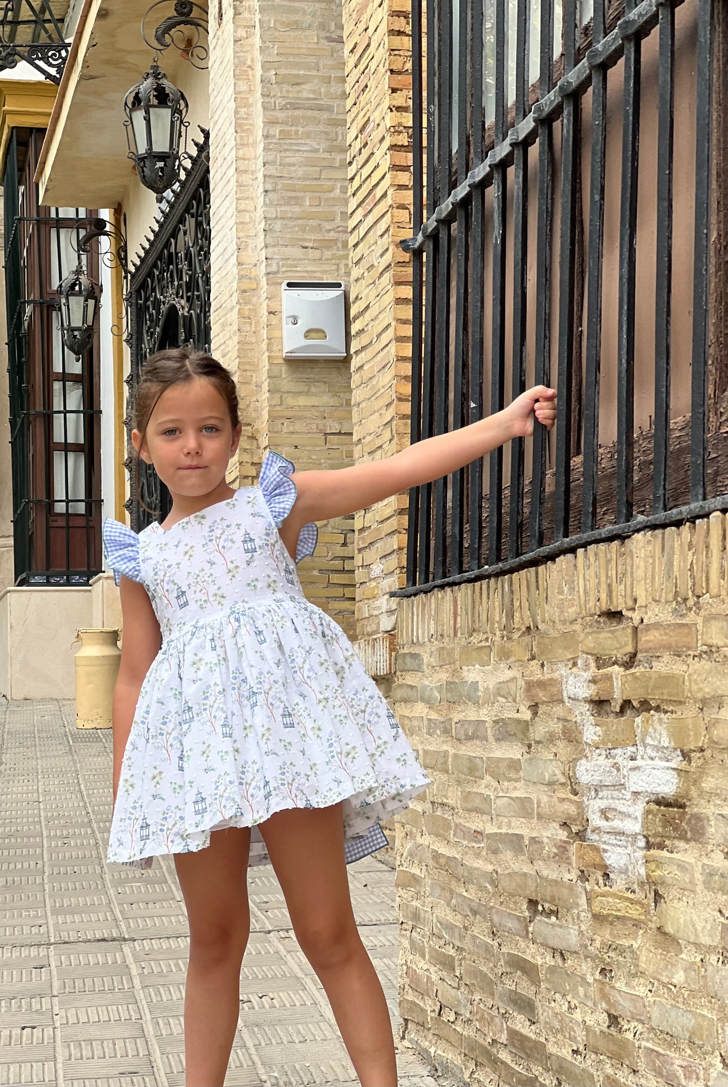 Dress with bow and lanterns