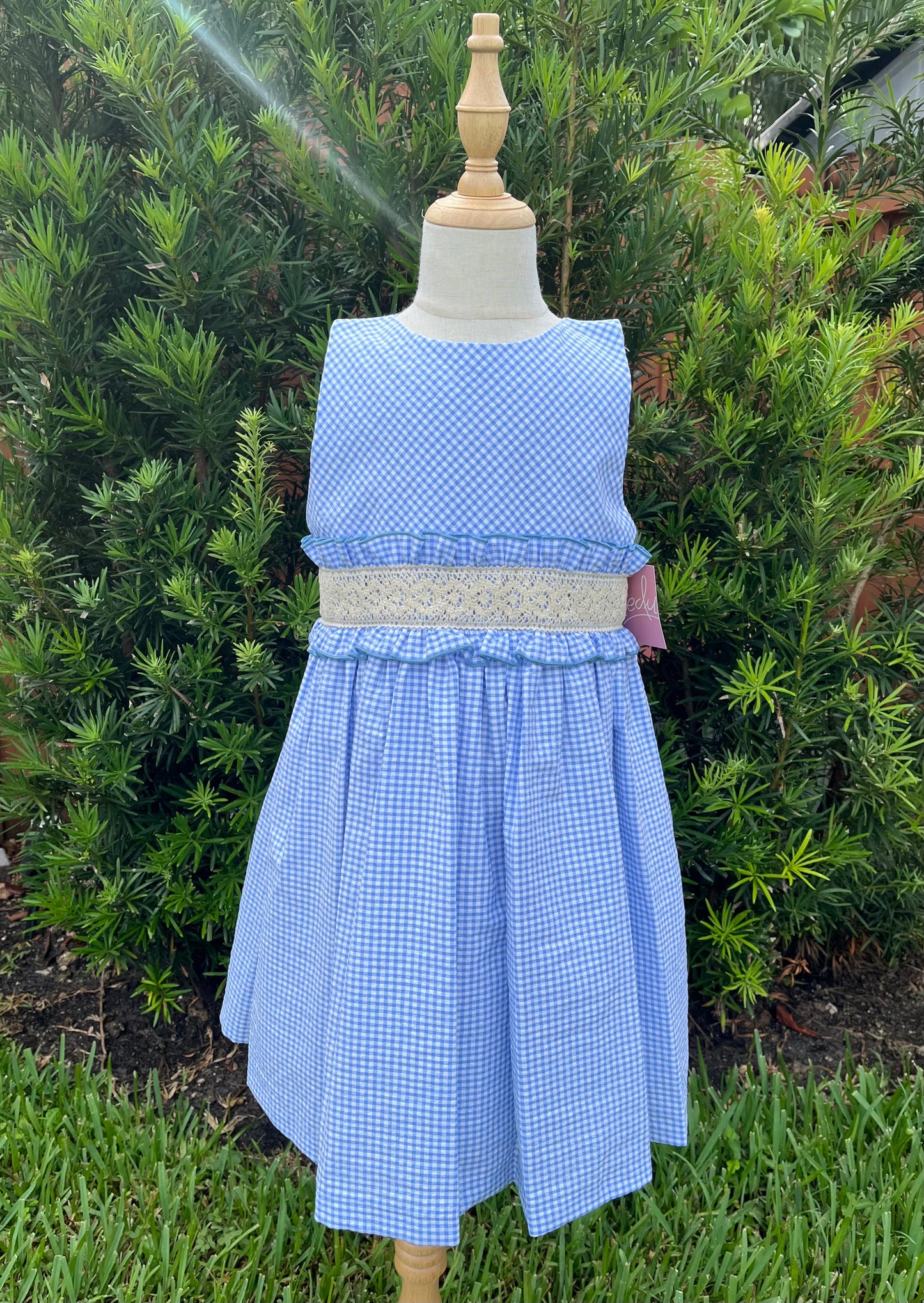 Dress with lace